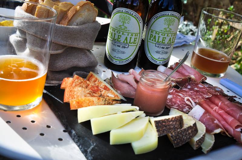 apéro sur terrasse dans l'Est de Lyon à côté de Saint Priest